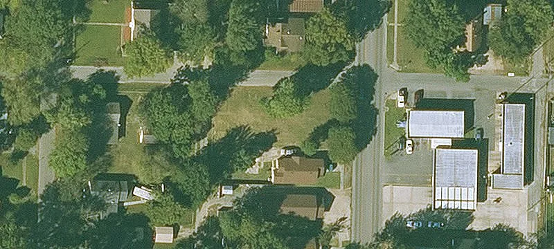1402 Main St