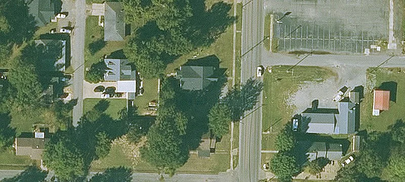 1702 Main St
