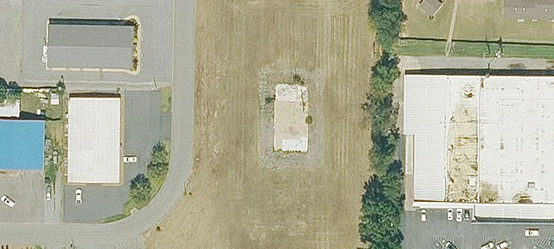 2504 Race Ave