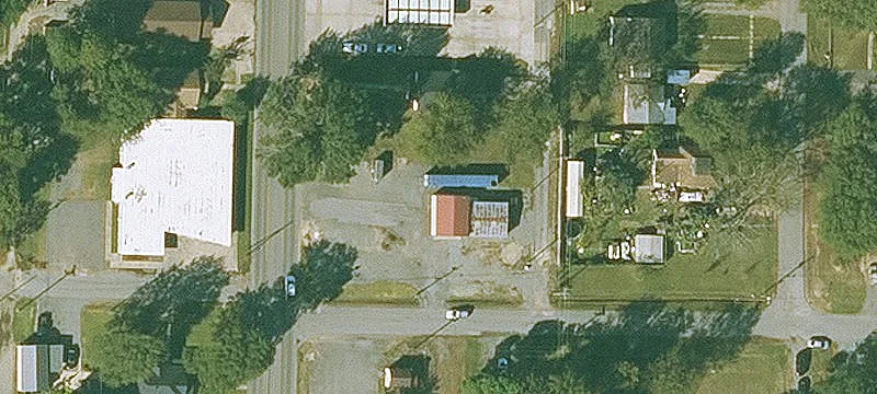 1425 Main St
