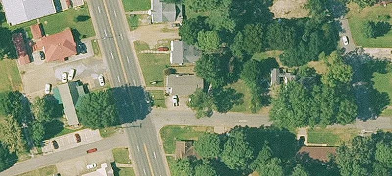 1221 Main St