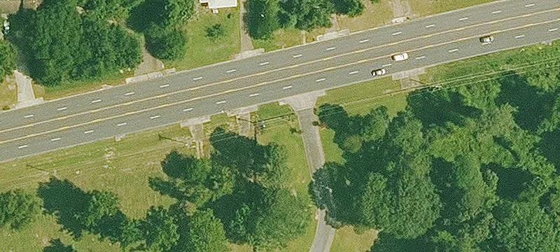 3011 Main St