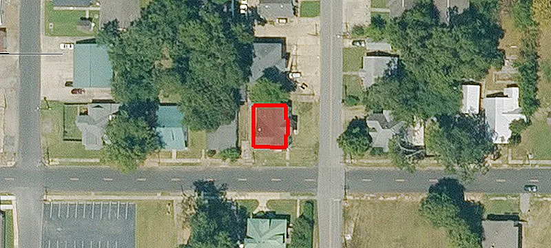 211 Oak St