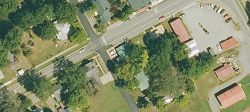 900 Main St