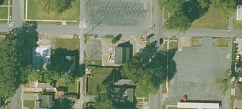 900 Main St