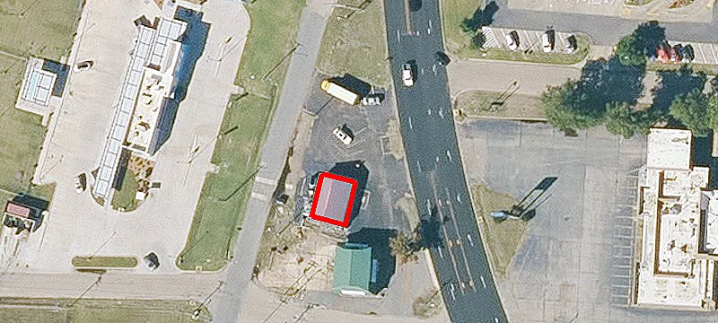 1305 Main St