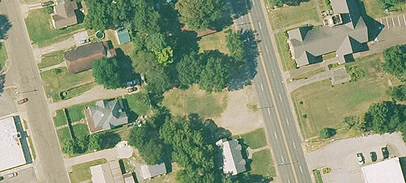 704 Main St