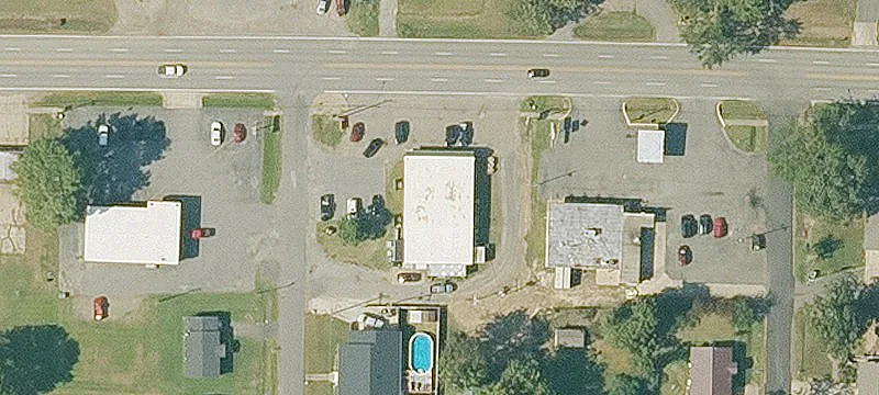 1305 Main St