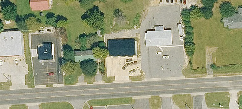 1195 Main St