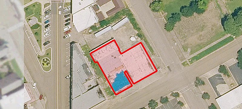 111 4th St