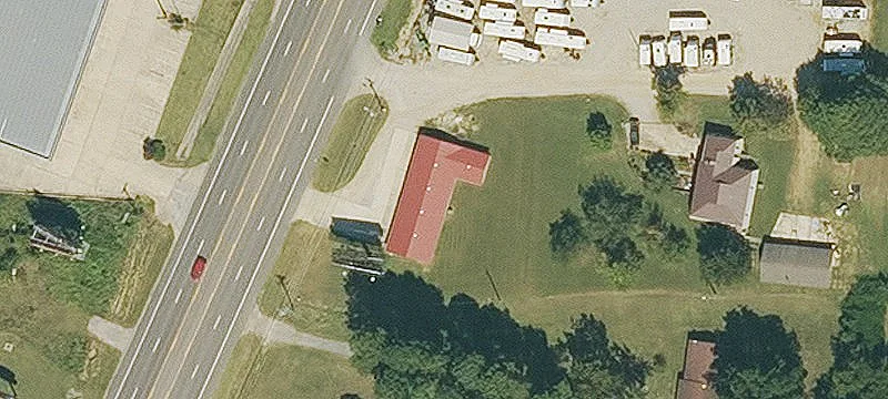 3305 Linwood Dr