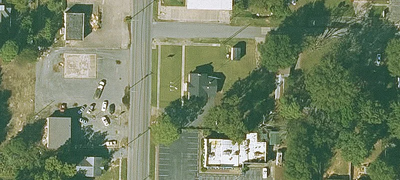 1605 Main St