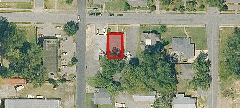 303 Ctr Ave