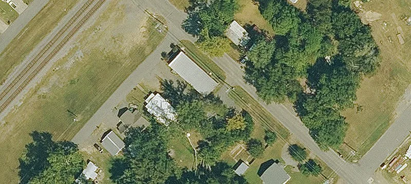 100 1st St