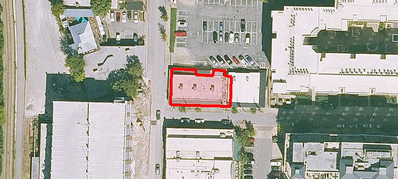 330  Ave