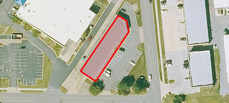 3301 Main St