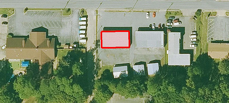 211 Roya Ln