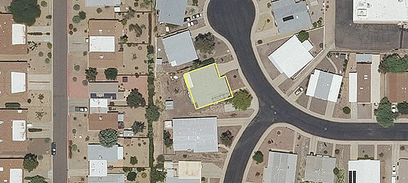 2111 Smoketree Dr