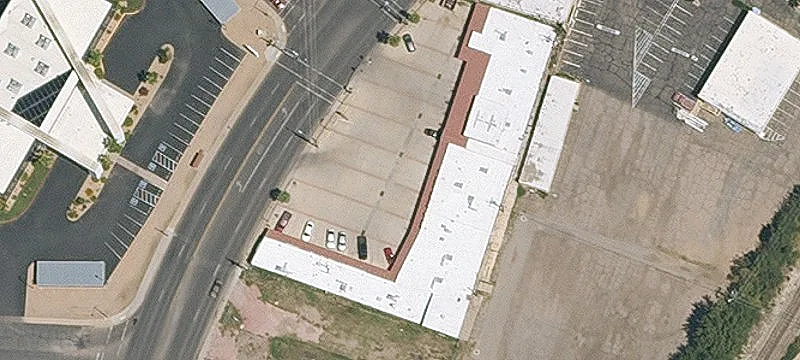 877 Grand Ave