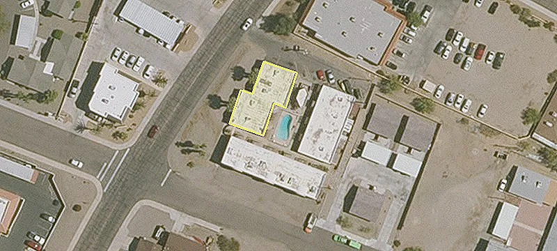 2060 Smoketree N Ave