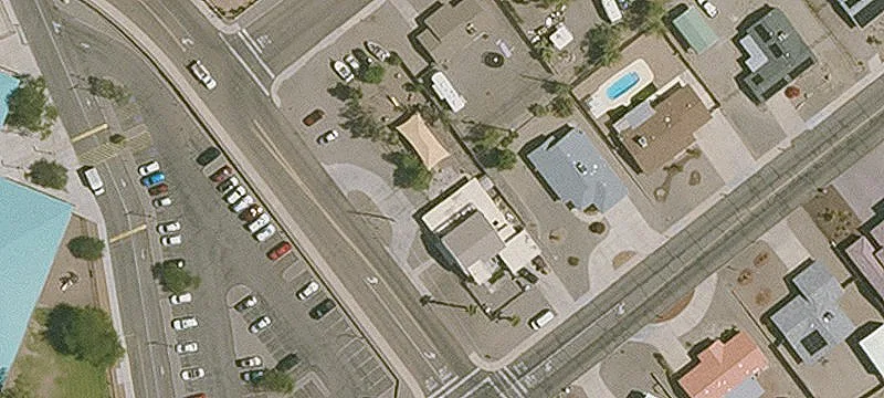 2419 Smoketree N Ave