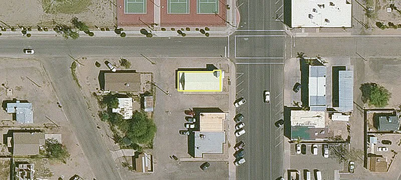 718 Main St