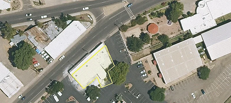 486 Grand Ave