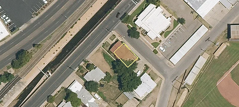 590 Morley Ave