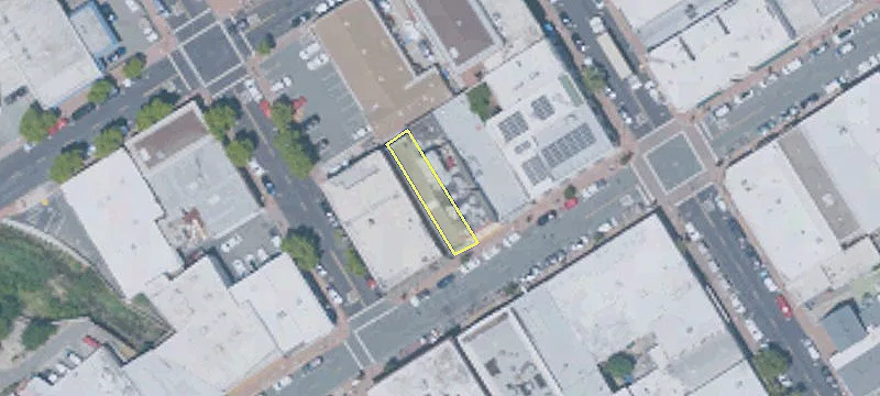 713 Main St