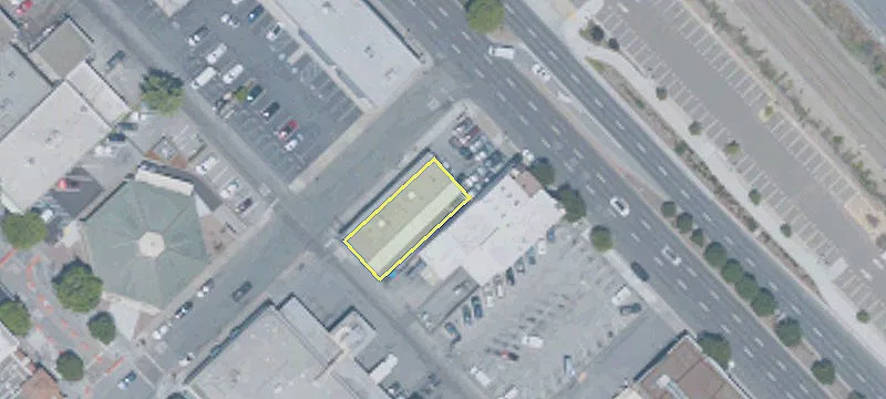 800 El Camino Real
