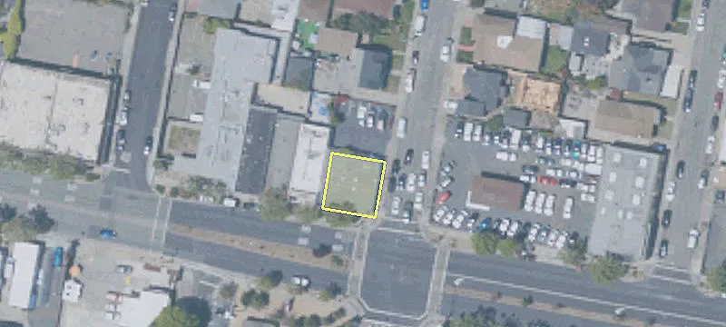 4131 Macdonald Ave