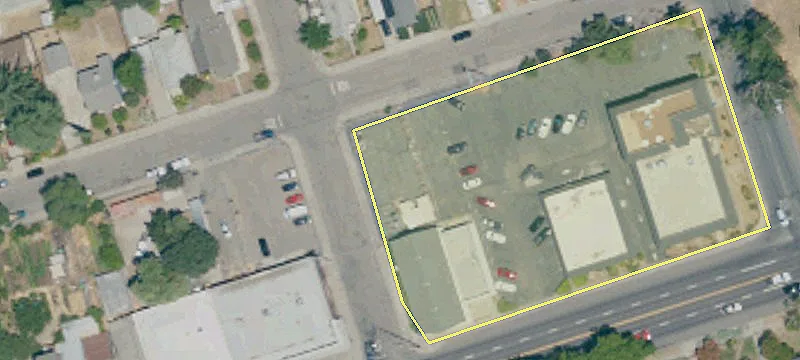 3320 San Joaquin St