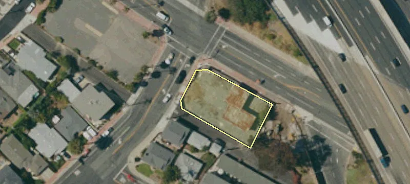 1502 El Camino Real