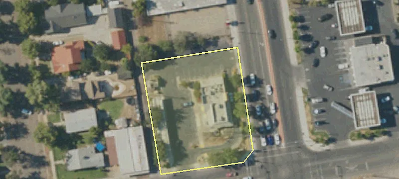827 Academy Ave