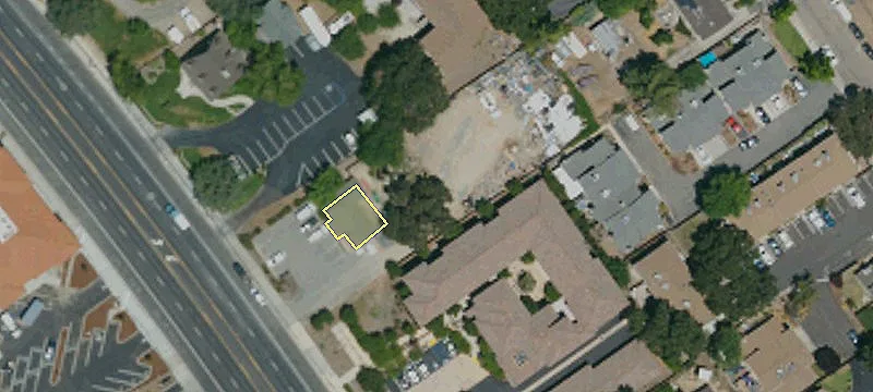 9695 El Camino Real