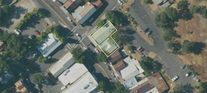 1221 Main St