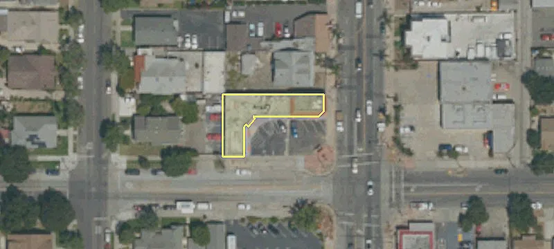 320 Main St