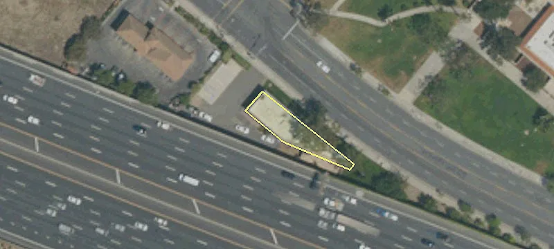 1142 El Camino Real