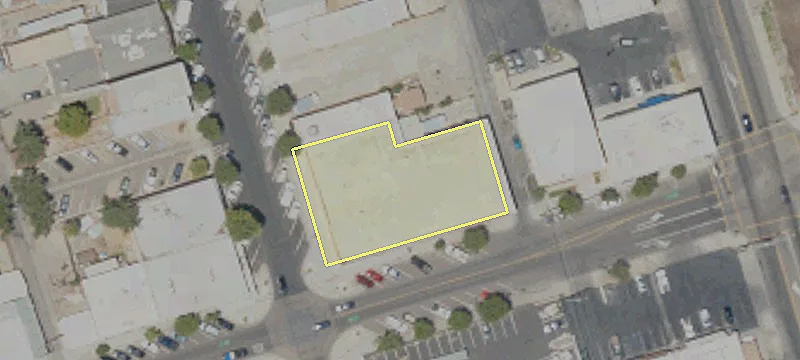 1458 Main St