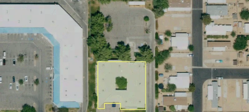 400 Reeves Ave