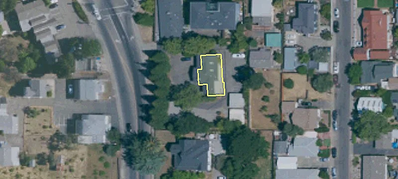 824 Healdsburg Ave