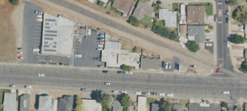323 Lockeford St