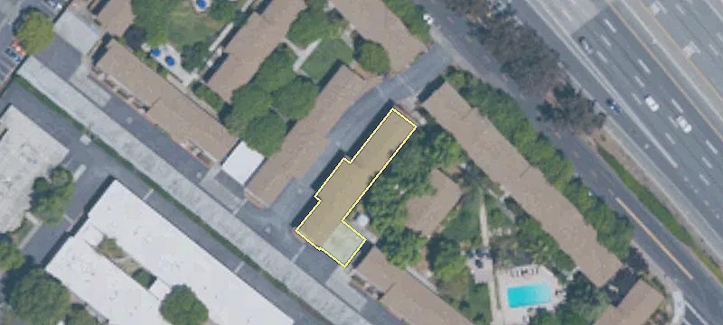 2586 Bayshore Rd