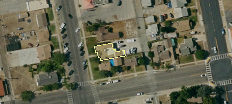 1406 Main St