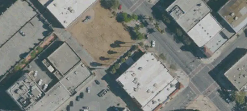 325 Main St