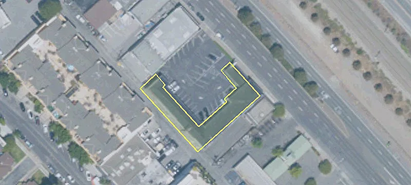 950 El Camino Real
