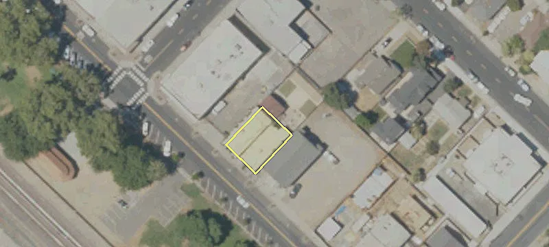 1826 Main St