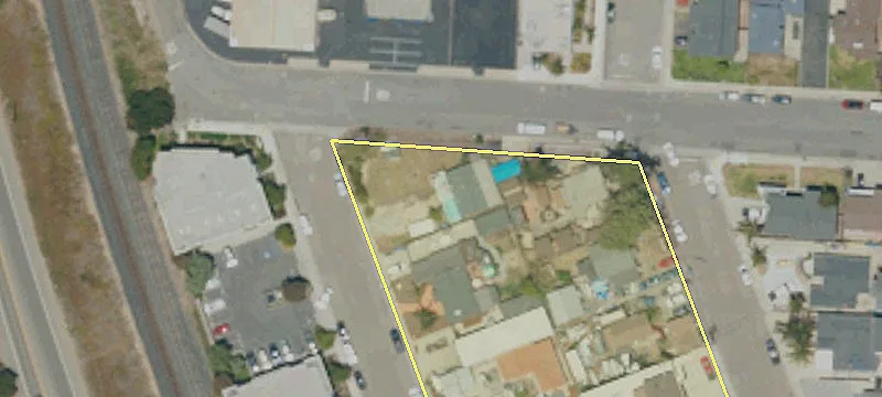 52 Newport Ave