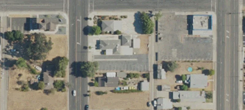 911 Pollasky Ave