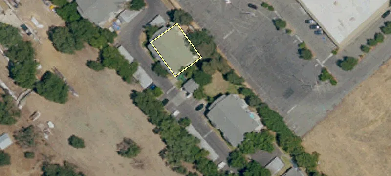 904 Oak Ln